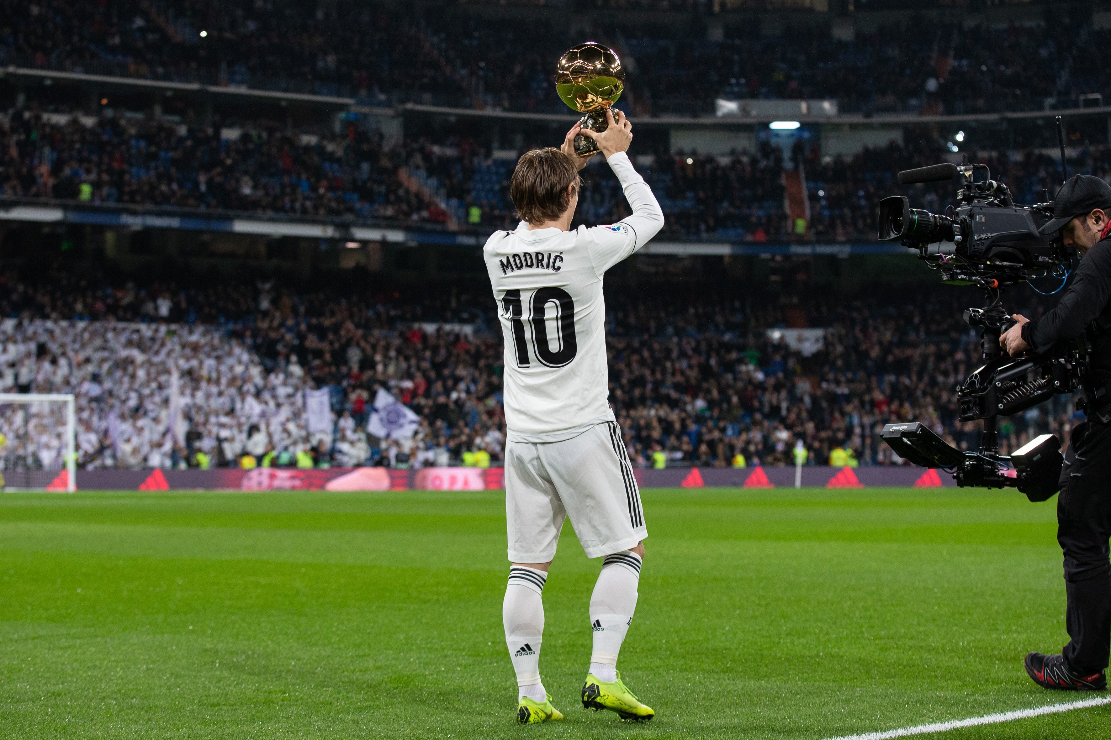 芝加哥白袜在 2005 年世界大赛横扫夺冠，终结了长达 88 年的球队冠军荒